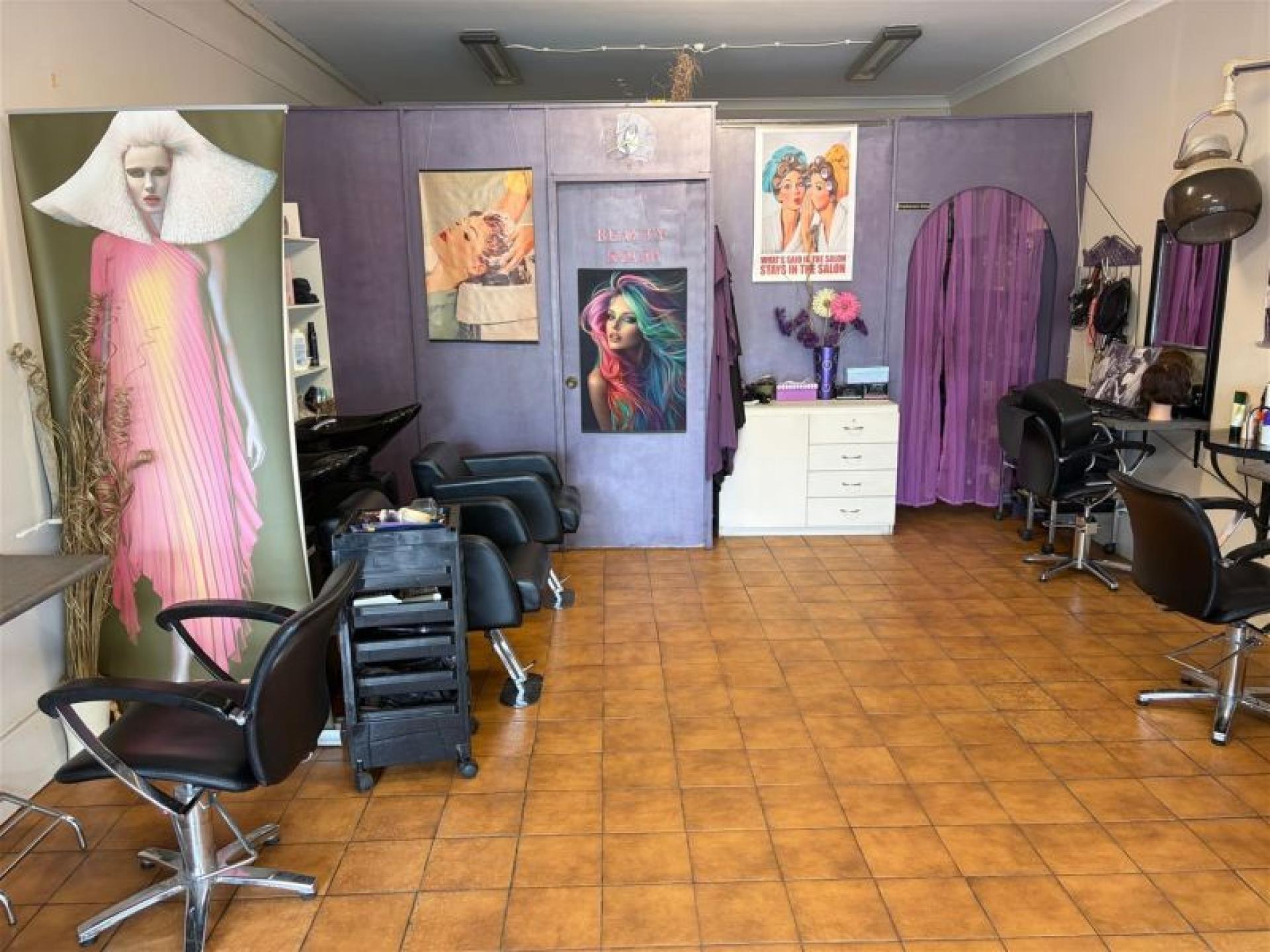 Established Local Salon - 685455 2