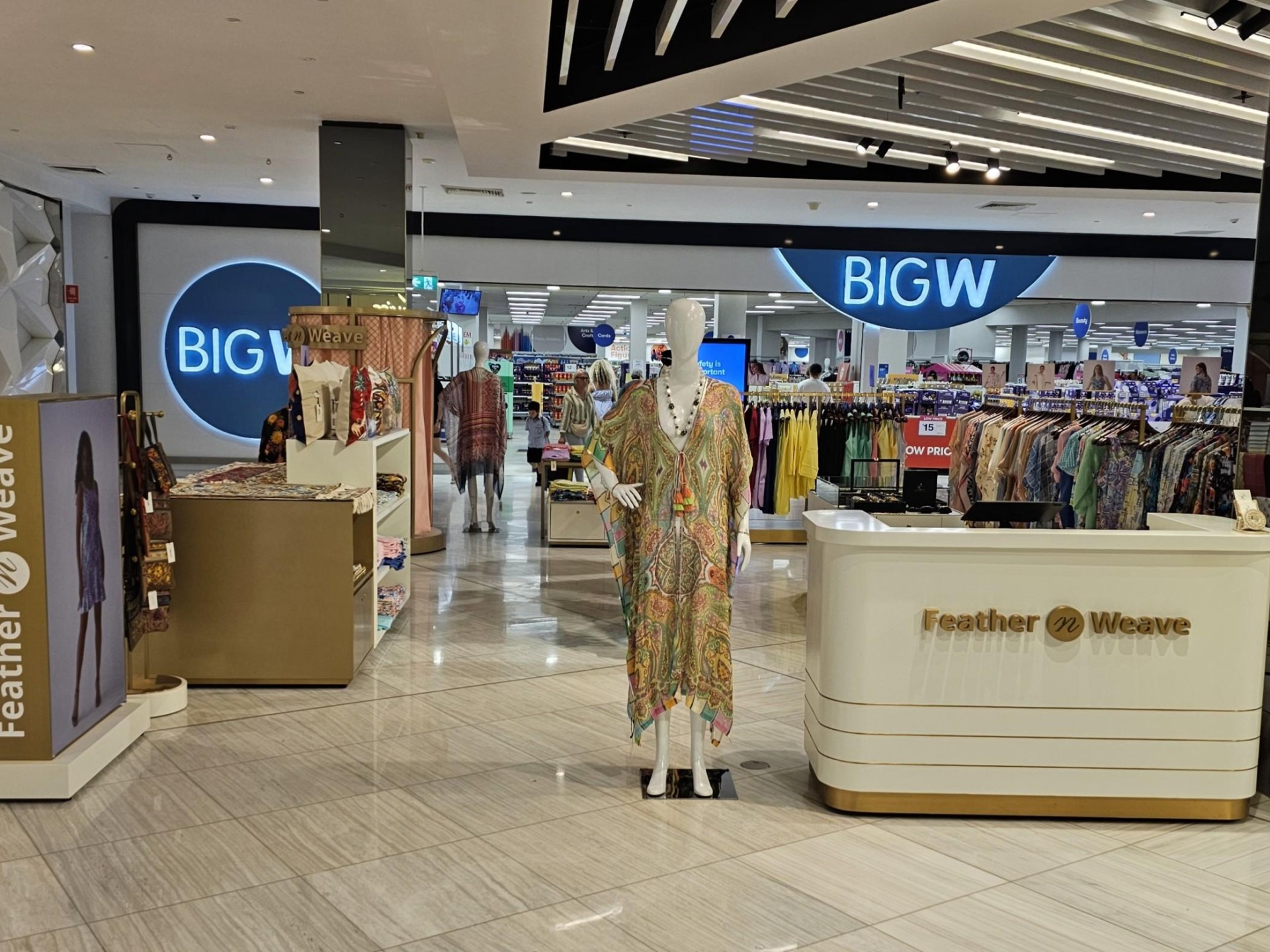 Established Women’s Fashion Brand 685462 2