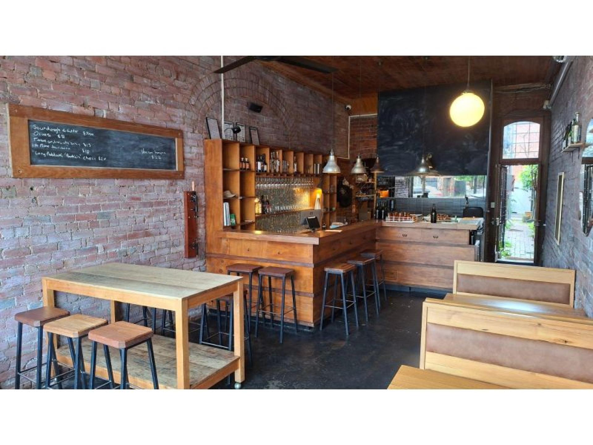 Under Offer - Bar 685721 2