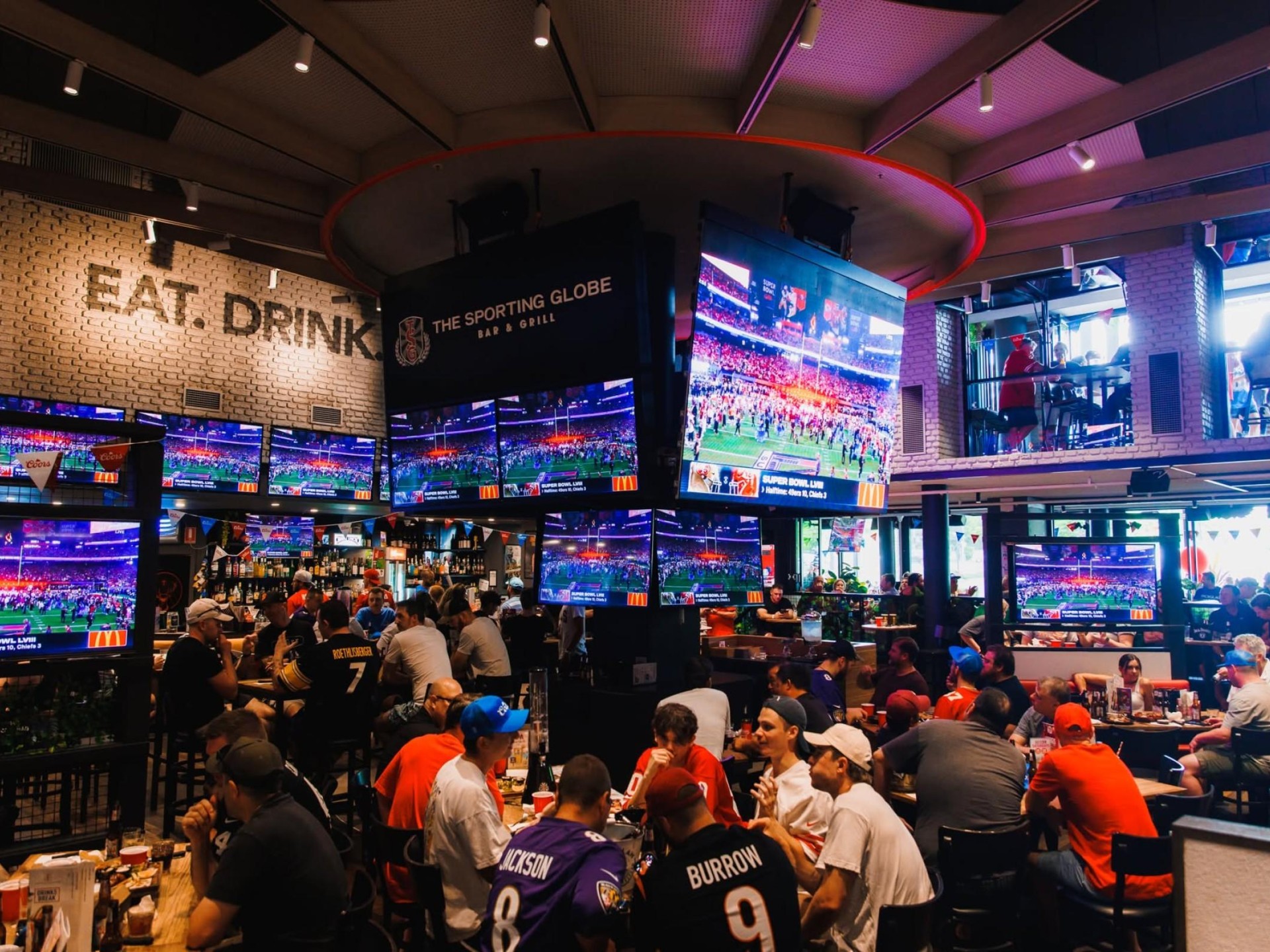The Sporting Globe Bar 685772 2