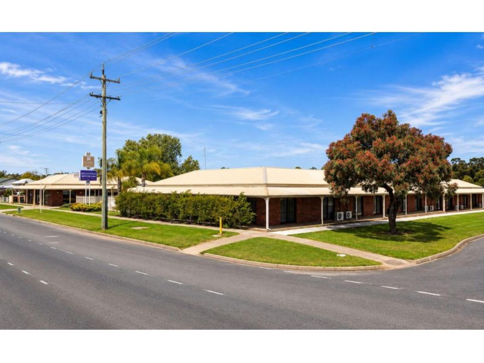 Freehold Motel & Restaurant 685808 2