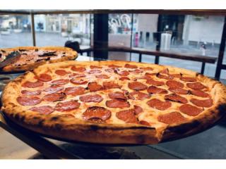 BUSINESS FOR SALE: ESTABLISHED TAKEAWAY PIZZA RESTAURANT