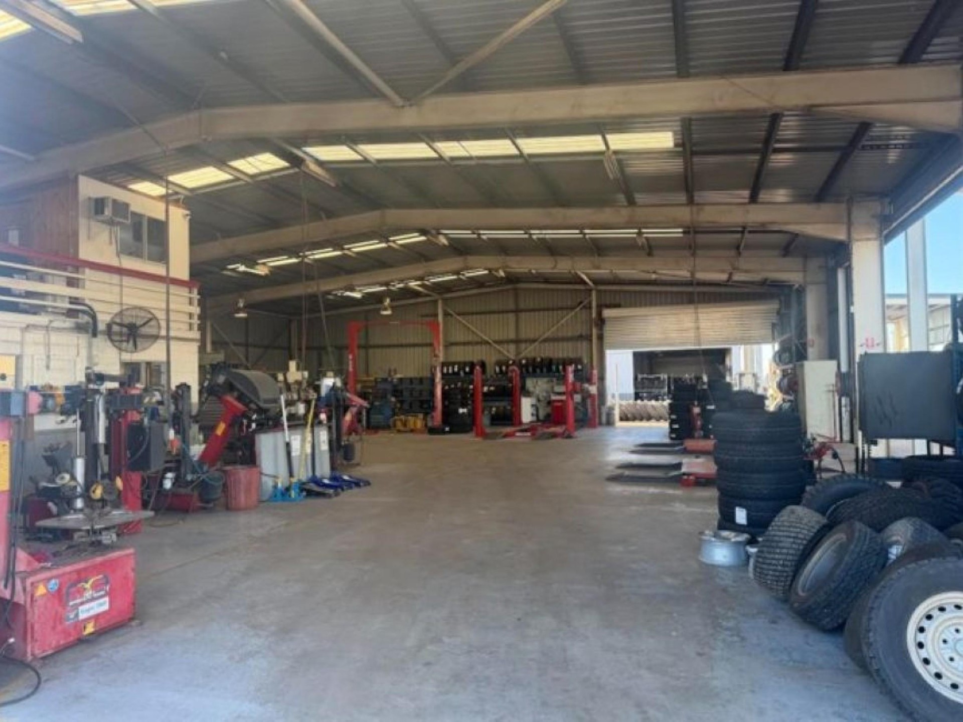 Established Bridgestone Service Centre 685816 3