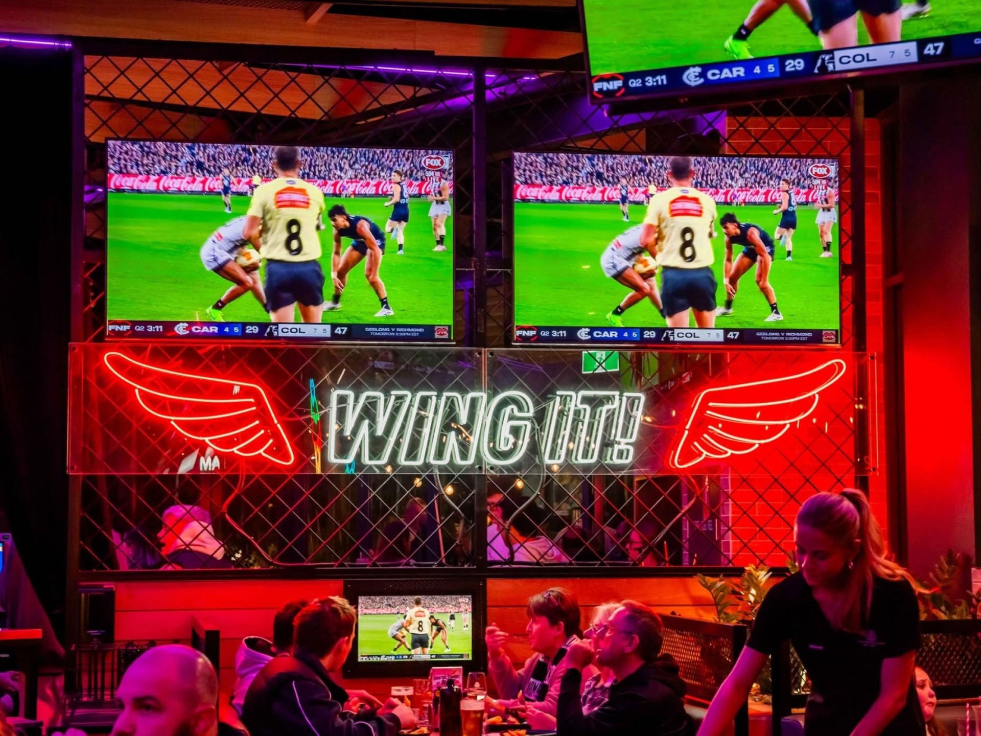 The Sporting Globe Bar 685857 3