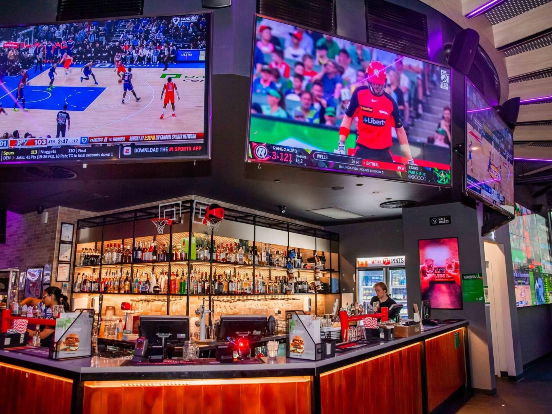 The Sporting Globe Bar 685860 1