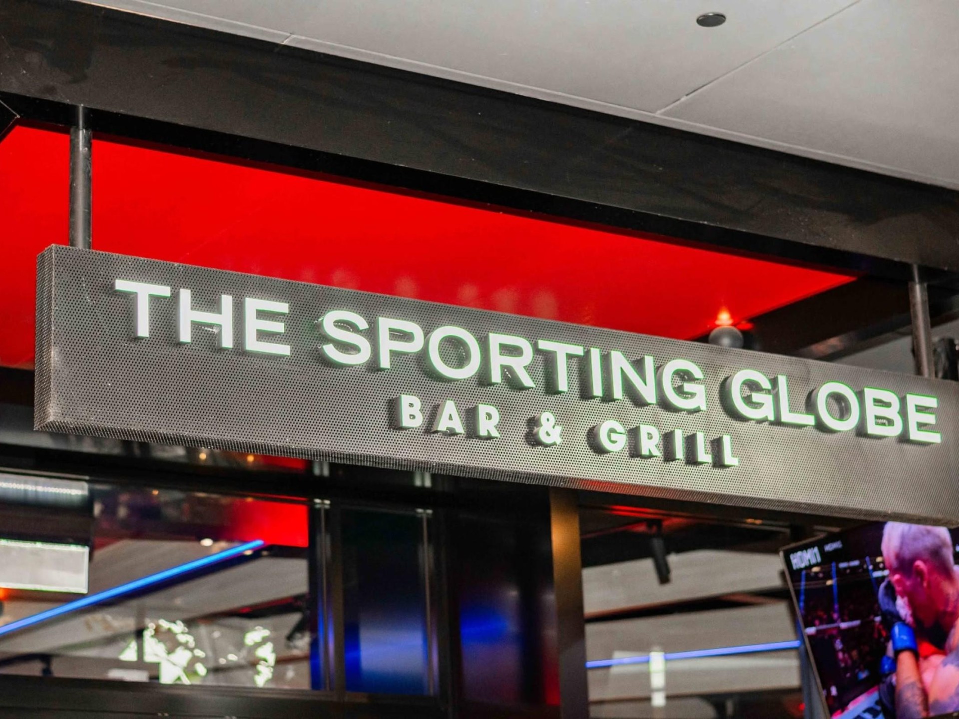 The Sporting Globe Bar 685860 2
