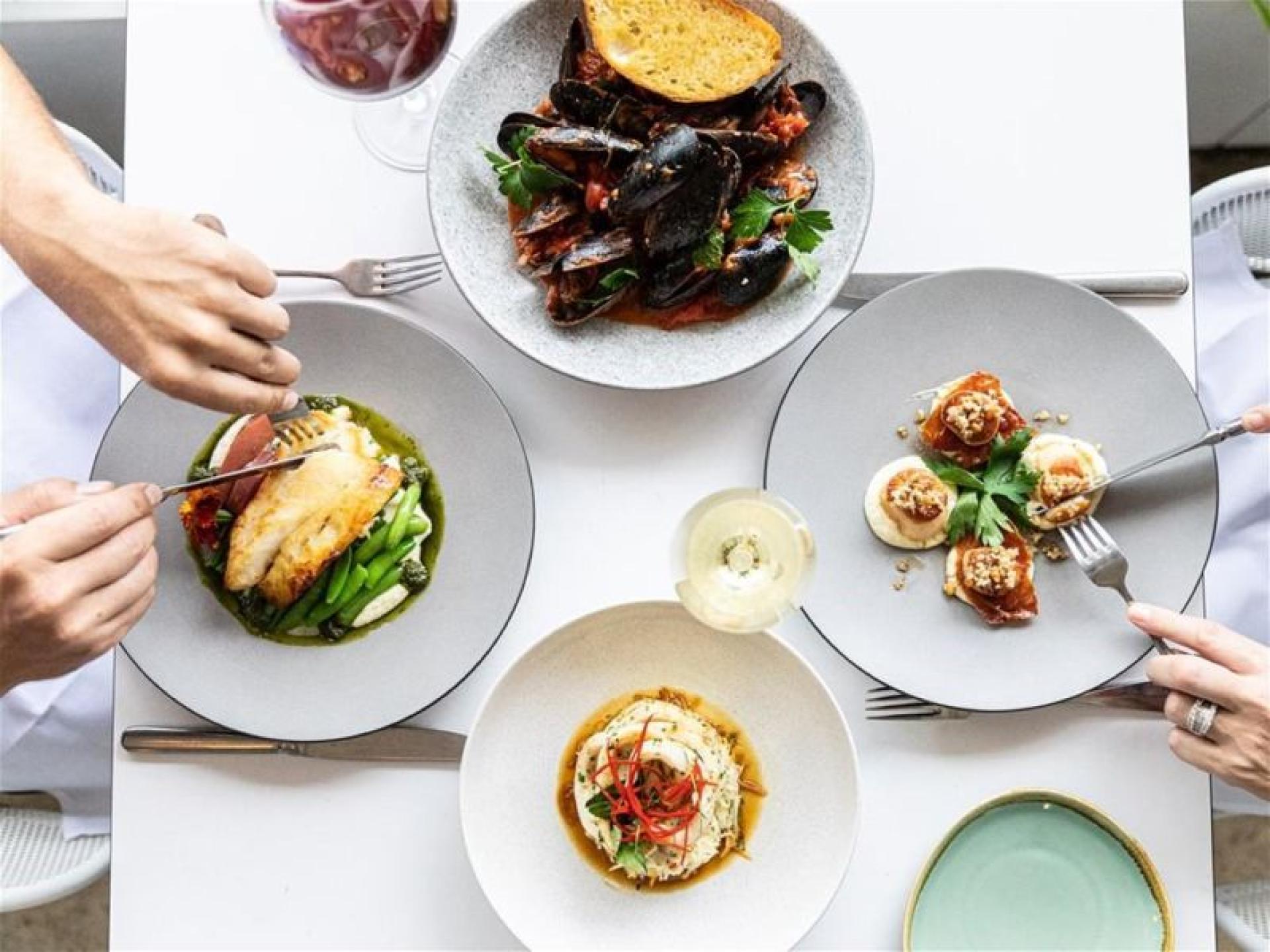 Wrasse & Roe Seafood 686020 1