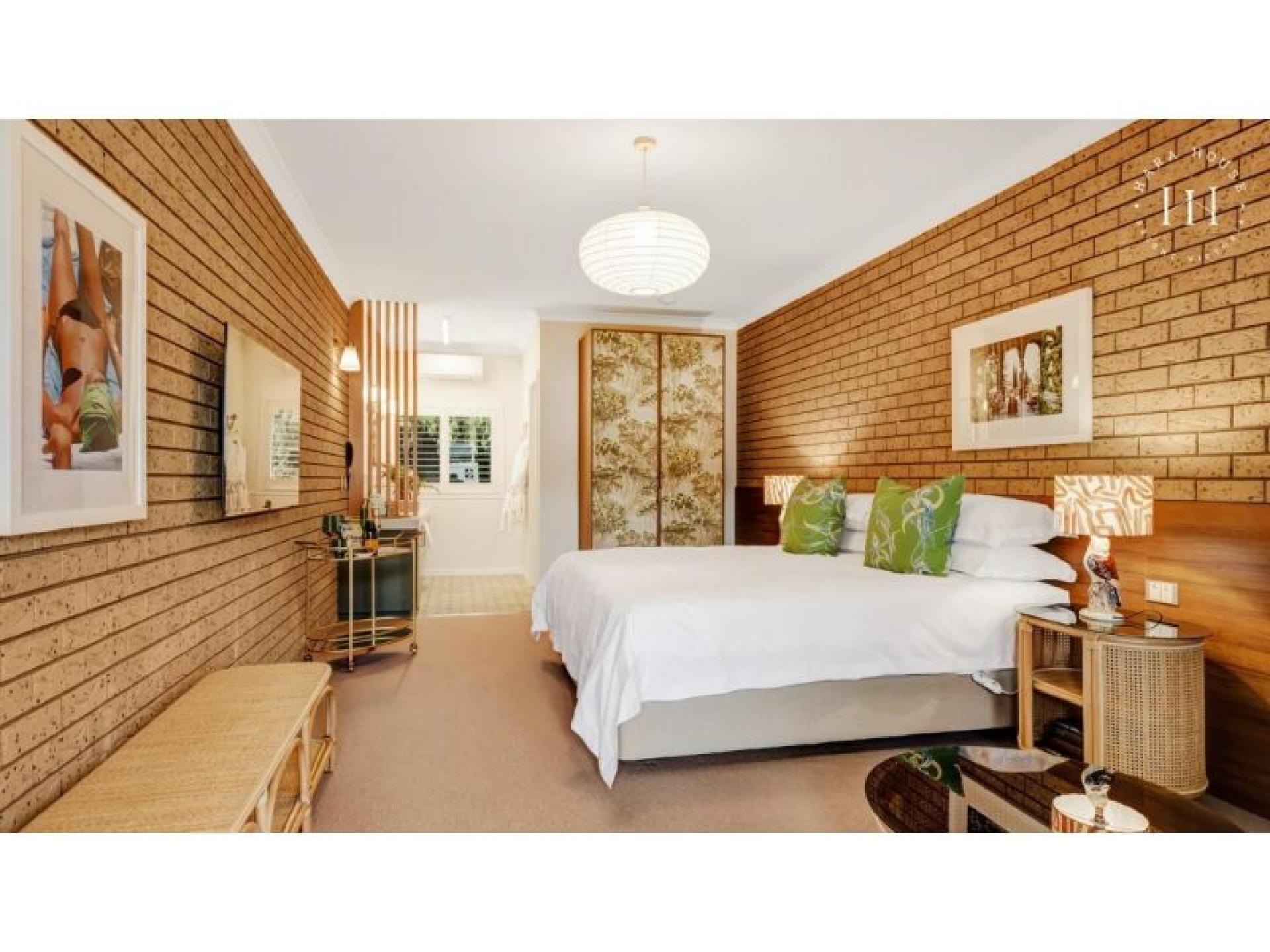 Freehold - Hara House 686115 2
