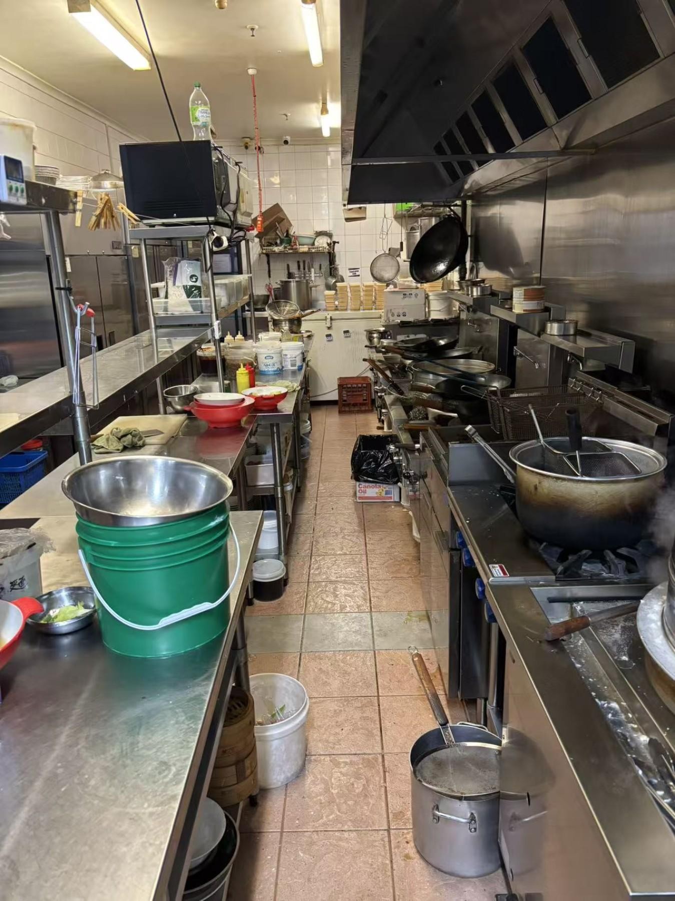 Spacious 220m² Restaurant – 686140 3