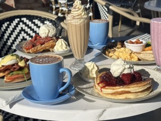 Daytime Café T.O. $28-30,000pw Coffee 28-30kgs pw Undermanagement $545,000 + SAV
