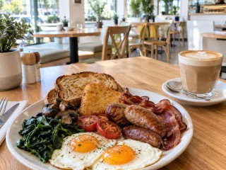 Daytime Café T.O. $28-30,000pw Coffee 28-30kgs pw Undermanagement $545,000 + SAV