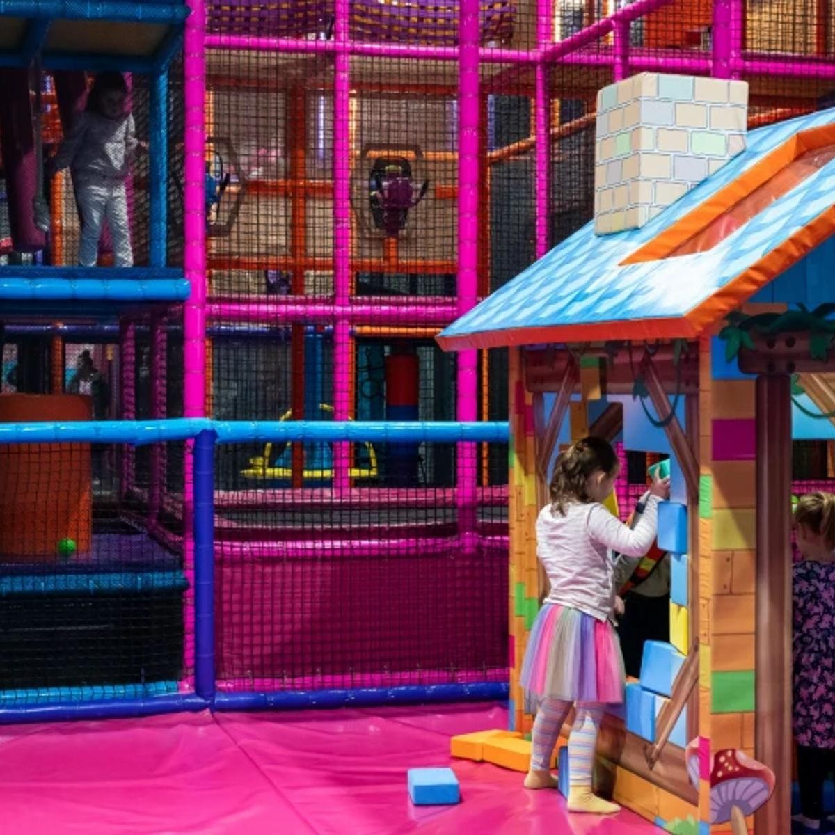 Brand New Indoor Playcentre 686306 3