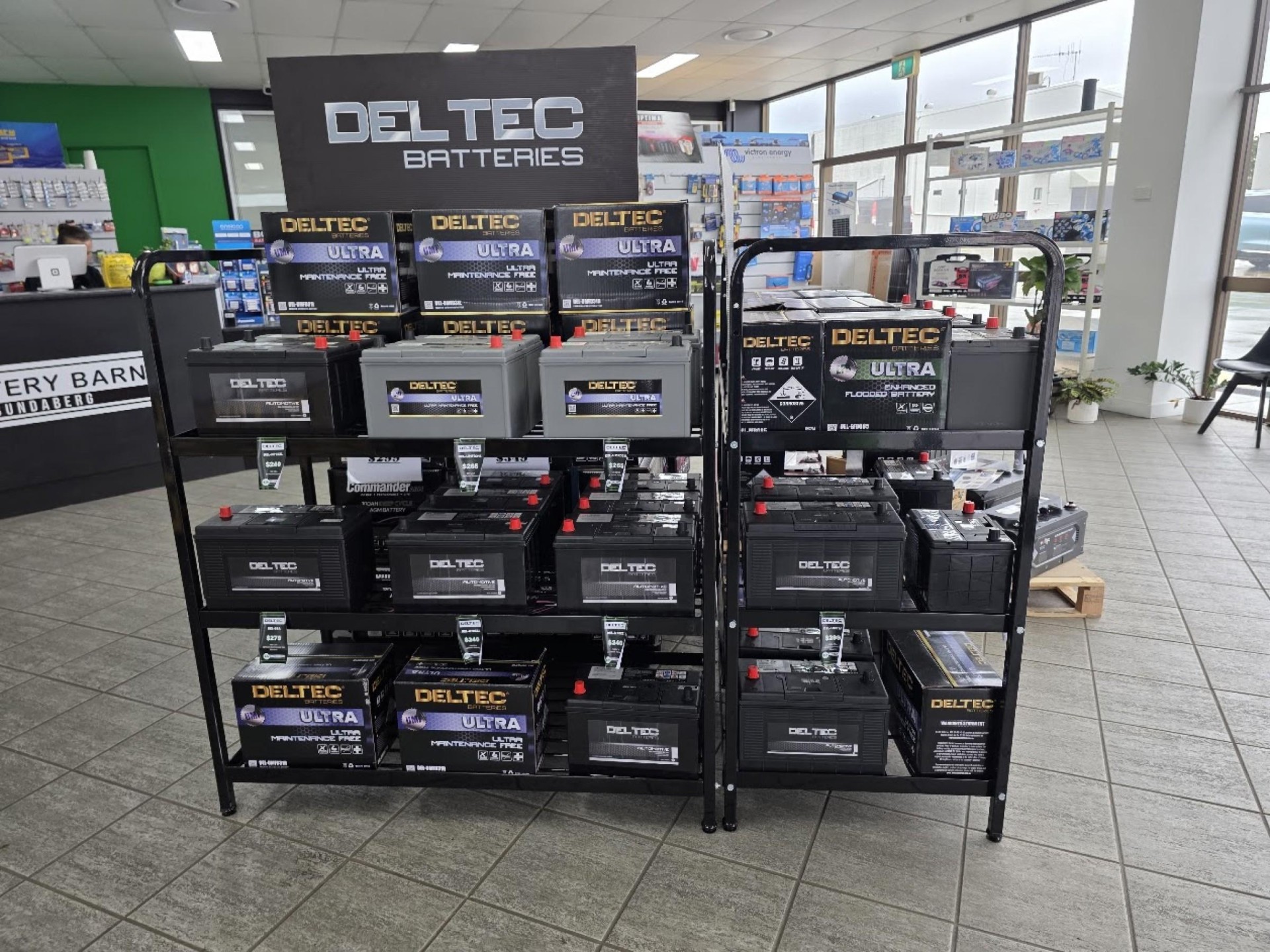 Battery & Tech Retailer. 686317 2