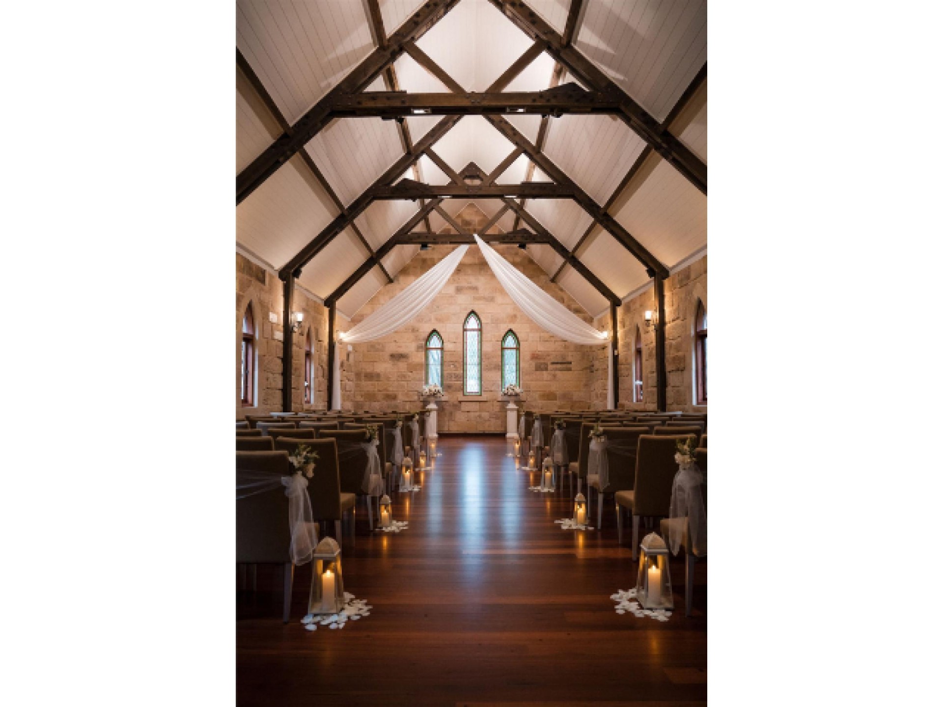 16+ Year Wedding Styling 686414 3