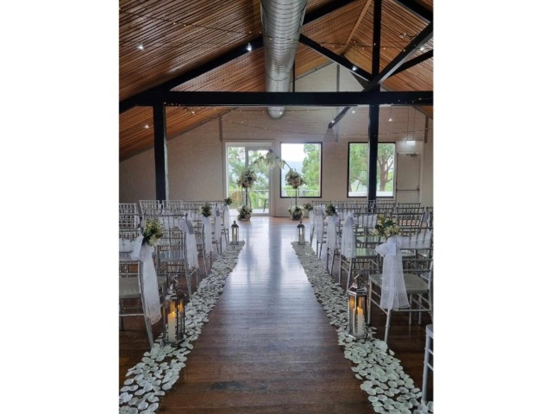 16+ Year Wedding Styling 686414 2