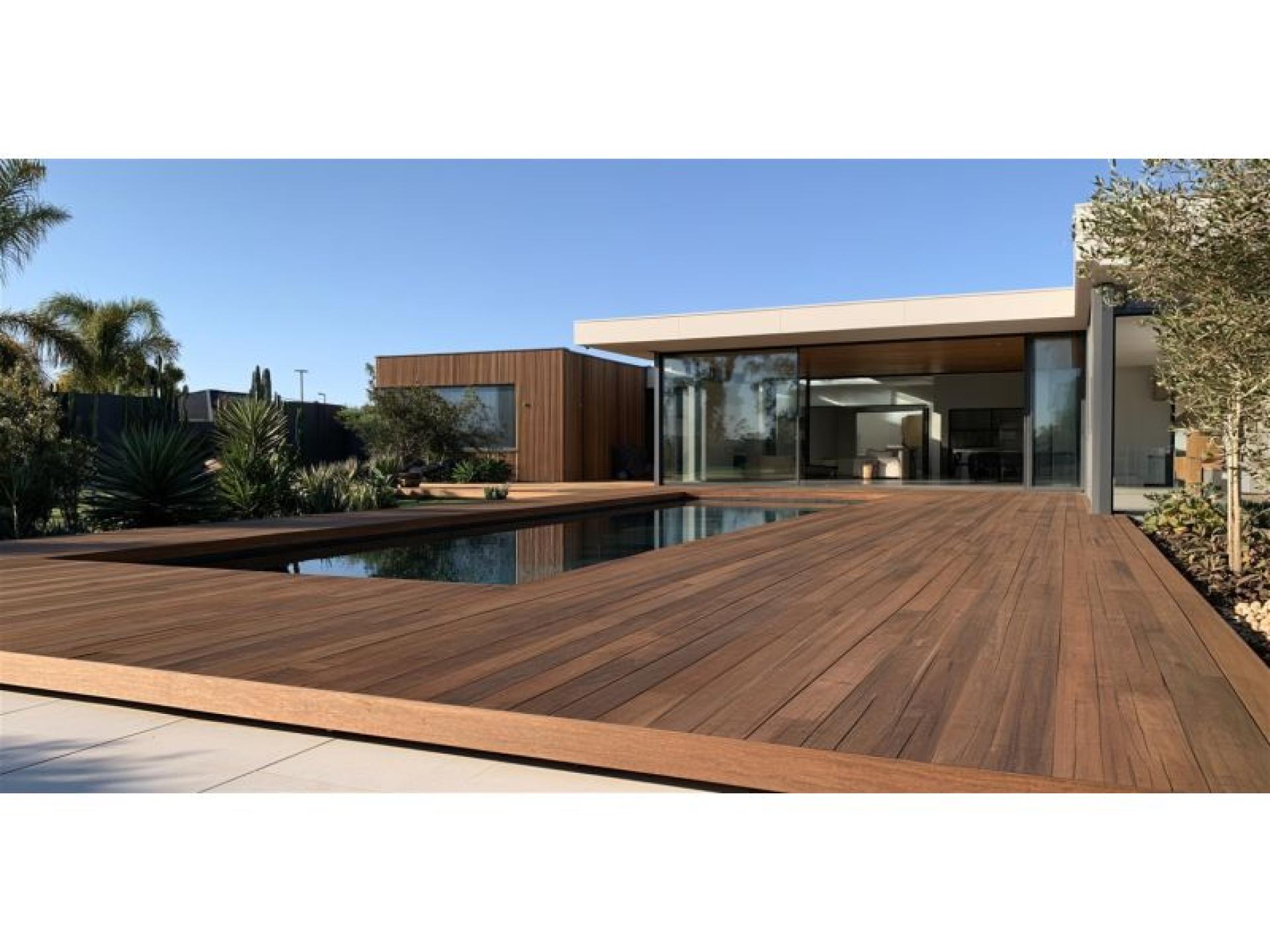 Rare: Automated Decking Install 686639 1