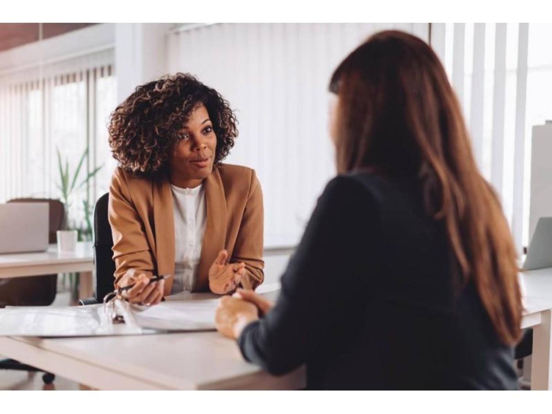 Specialist Consultant Hire/recruitment Agency 686729 3