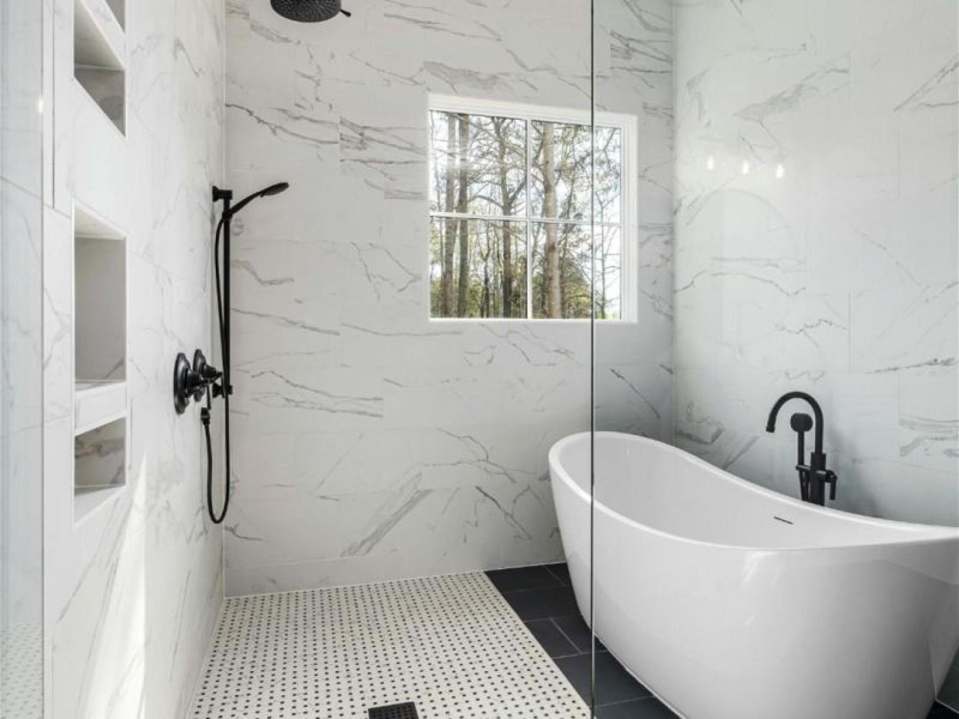 Leading Tile & Bathroomware 686790 1