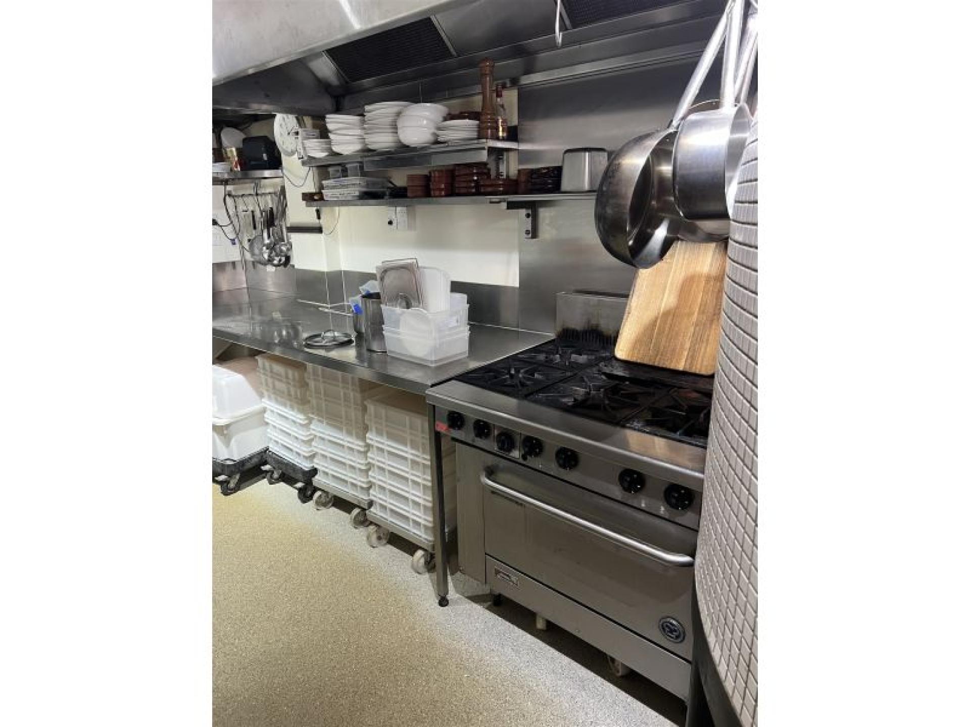 Wood Fired Pizza Restaurant 686833 2