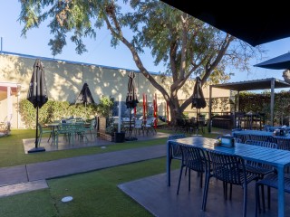 The Bottlebrush Cafe
