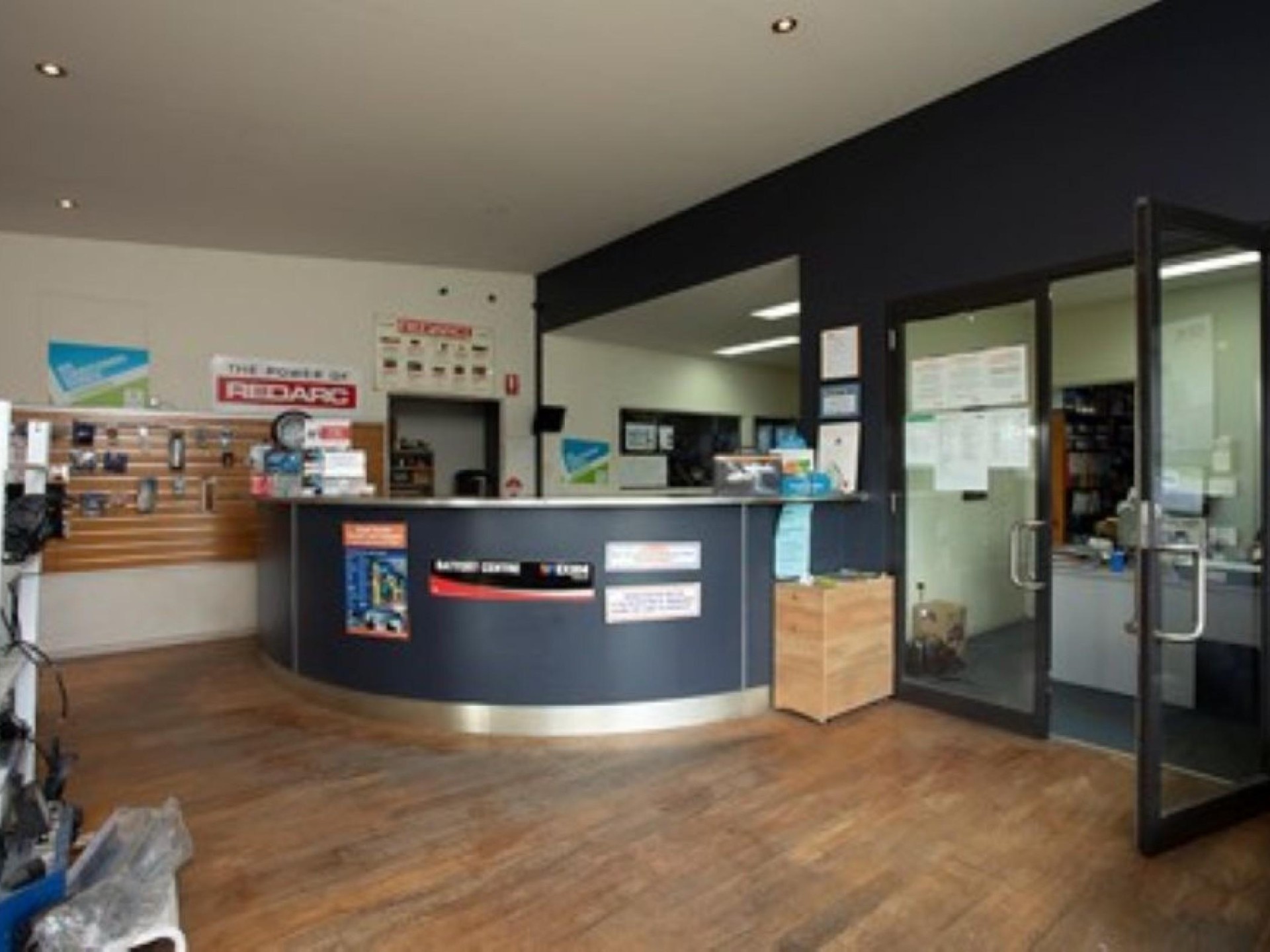 Long-established Auto Electrical & 686992 3