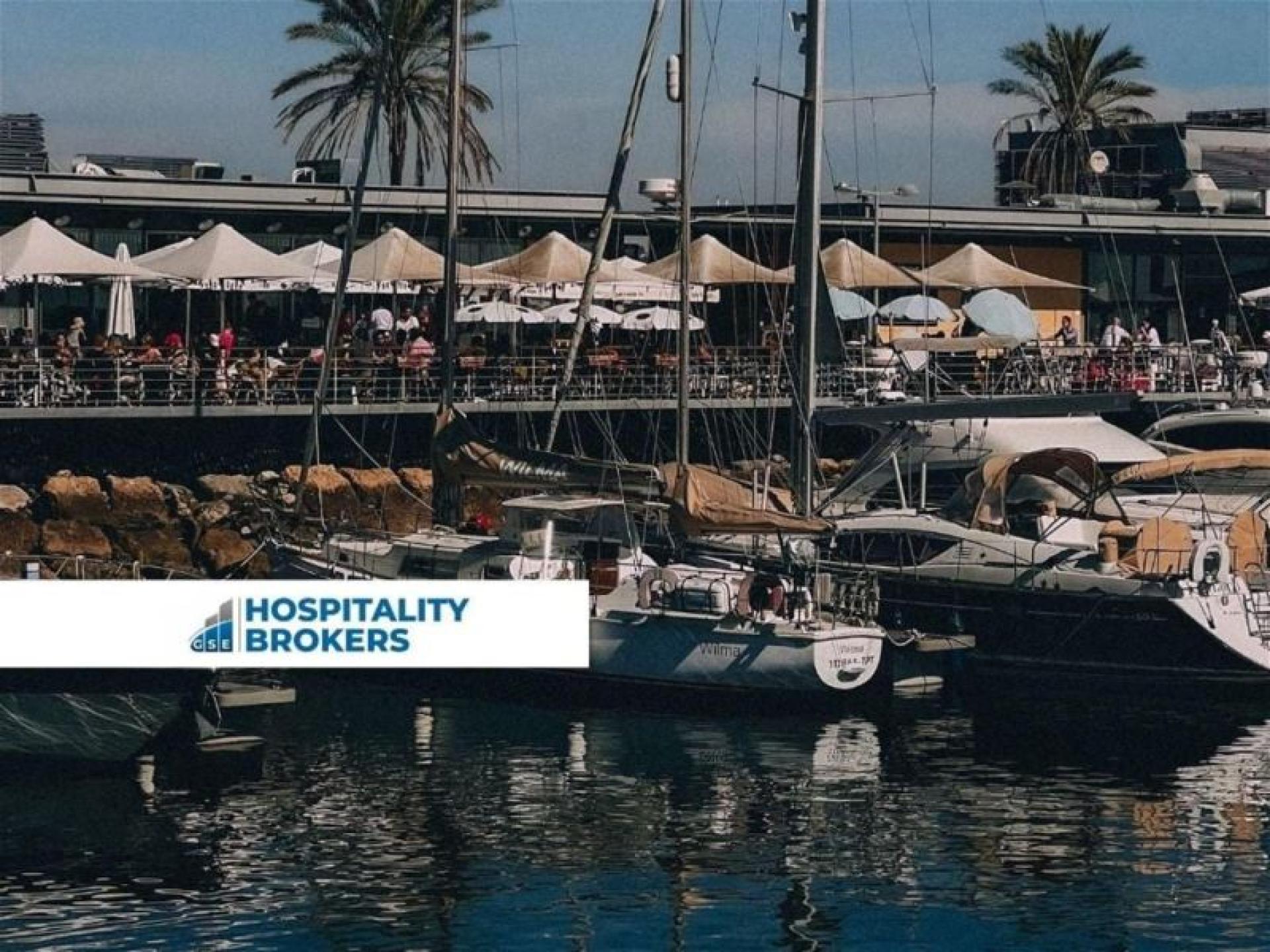 Standout Marina Cafe | 686999 1