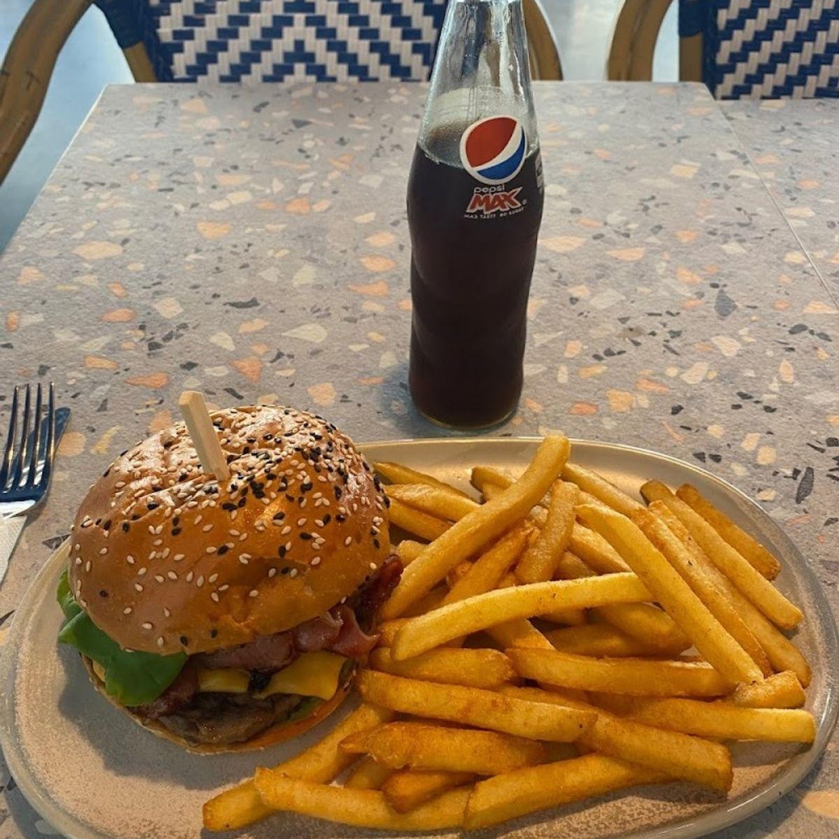 Popular Durk's Cafe + 687115 3