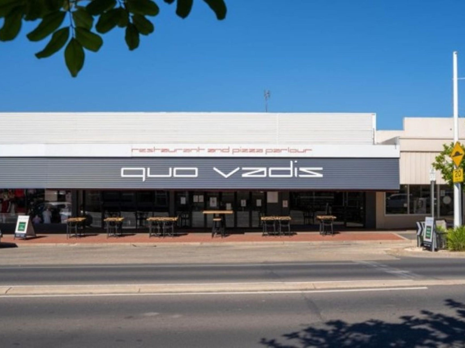 Established Restaurant & Pizza 687216 1