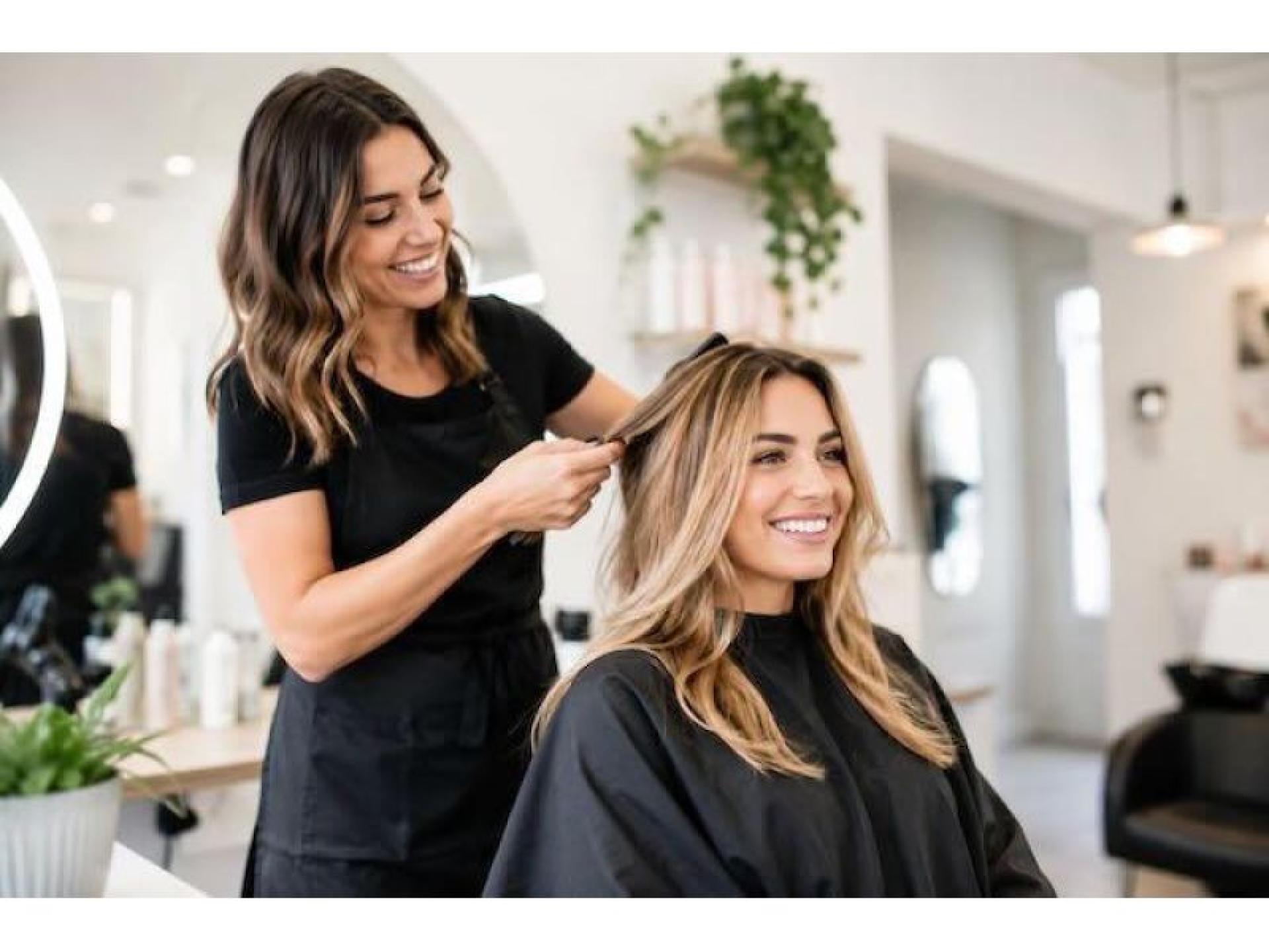 Hair & Beauty Salon 687267 1