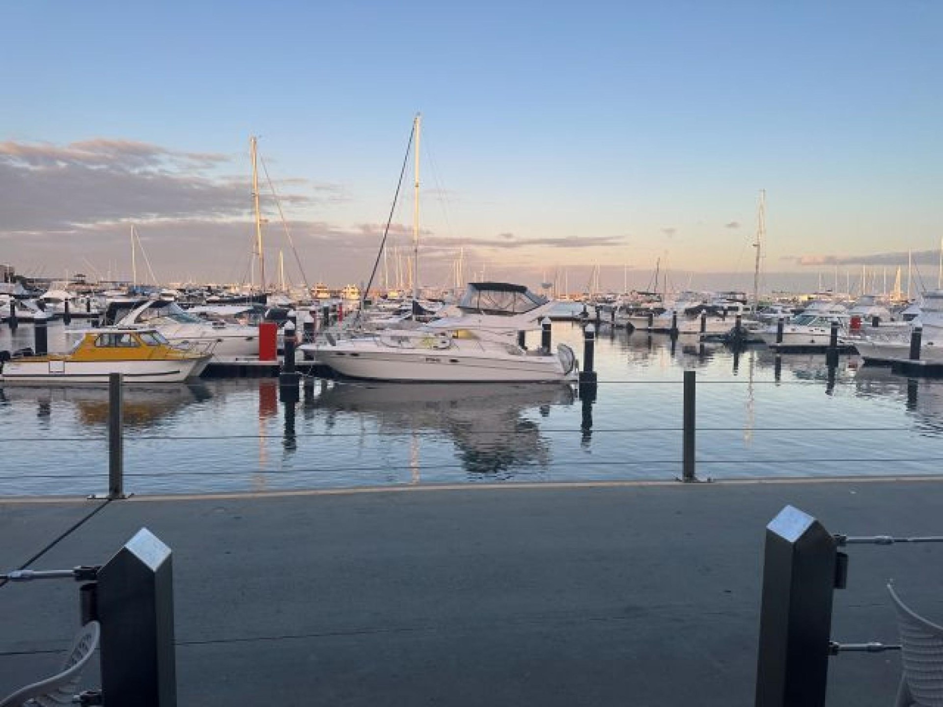 Waterfront Restaurant – Great 687290 1