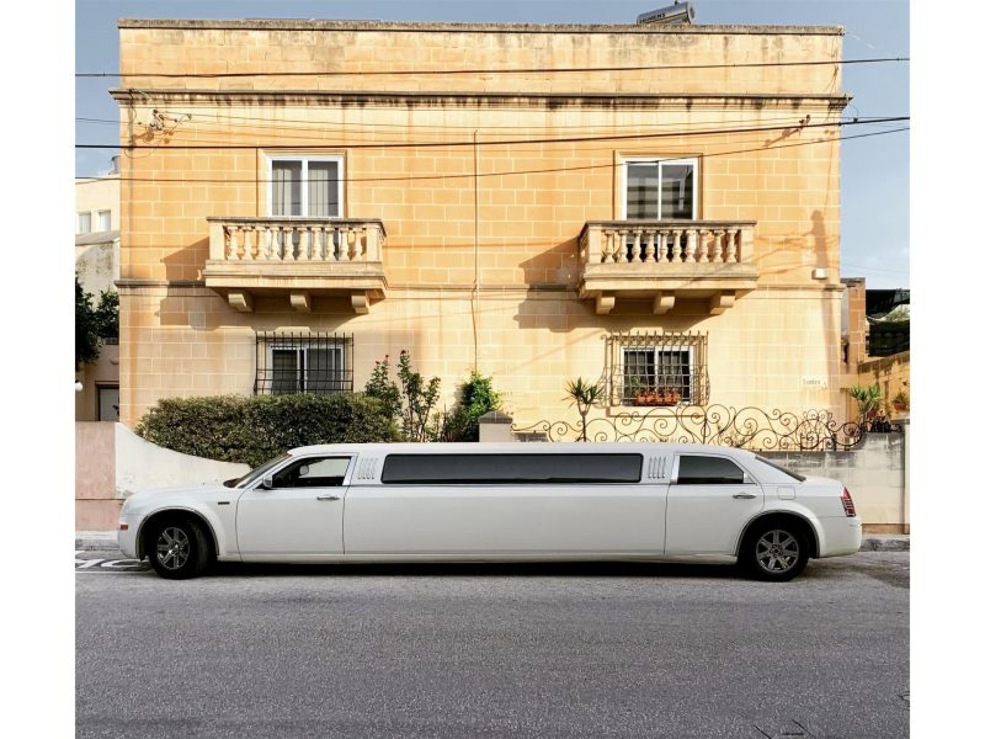 Established Luxury Limousine Business 687294 1