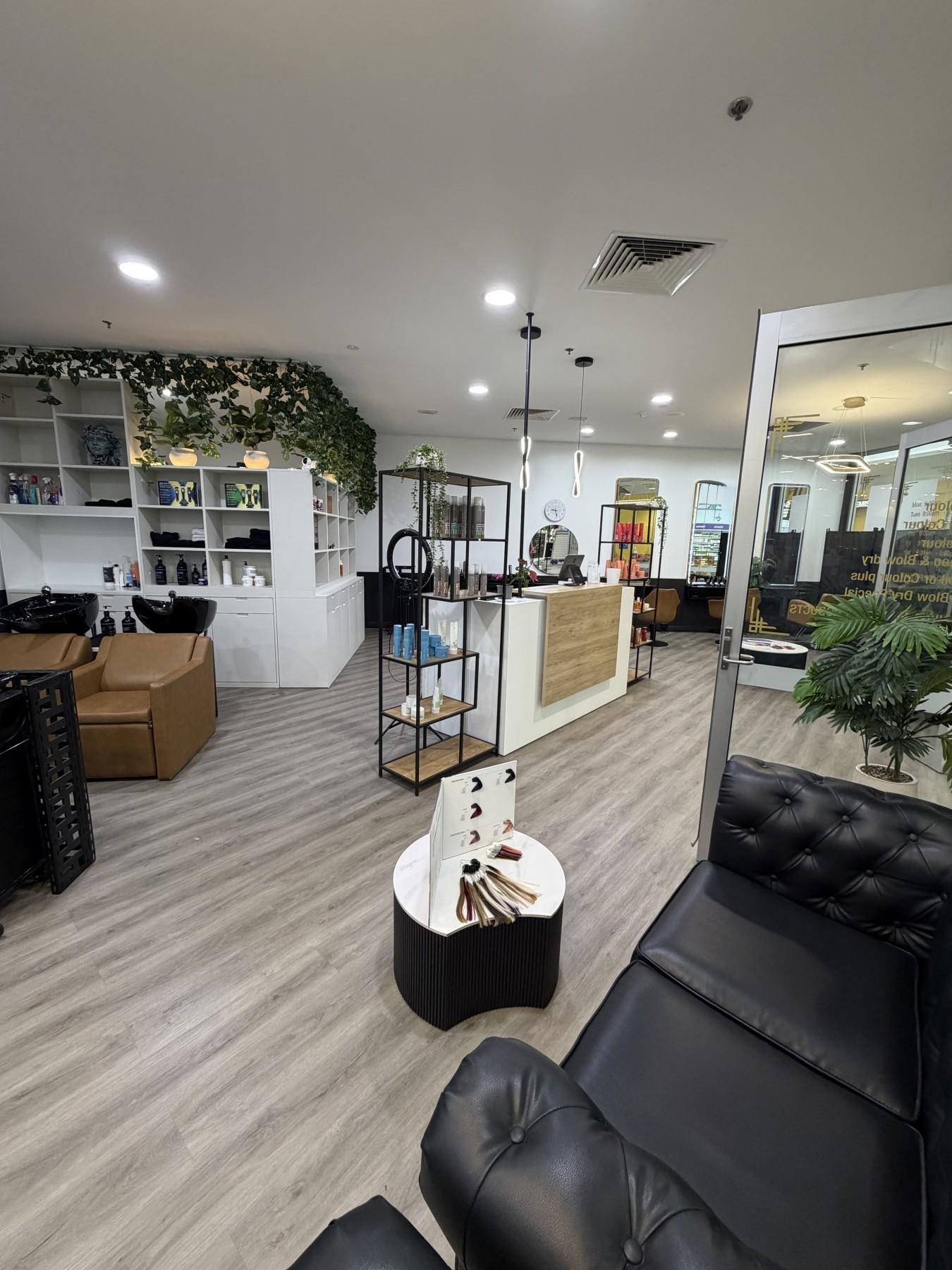 Modern Established Hair Salon 687303 3