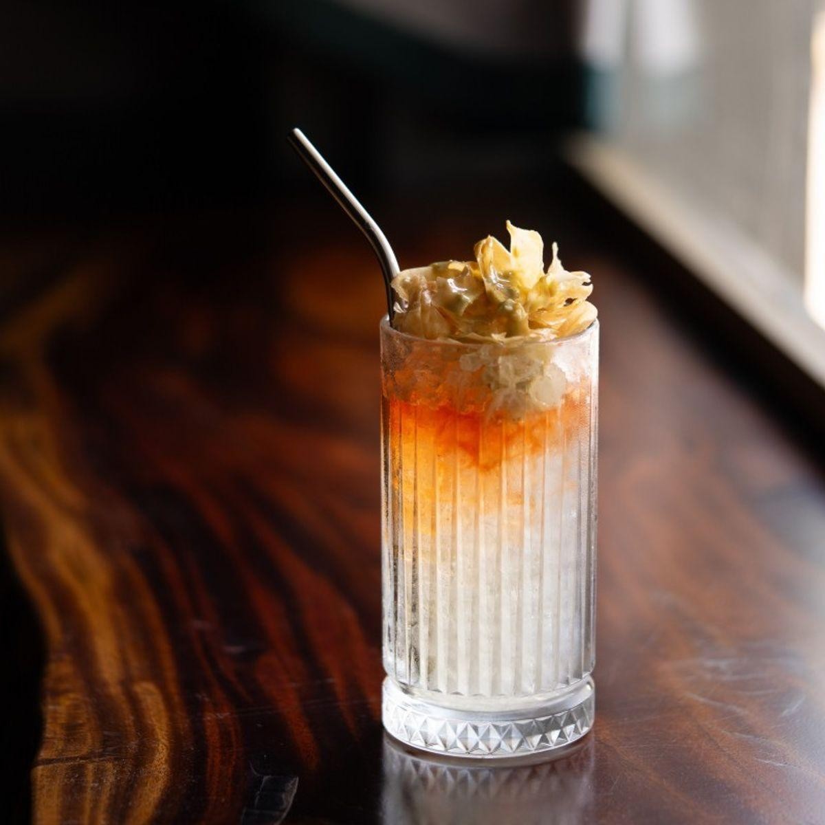Award-winning Cocktail Lounge & 687563 3