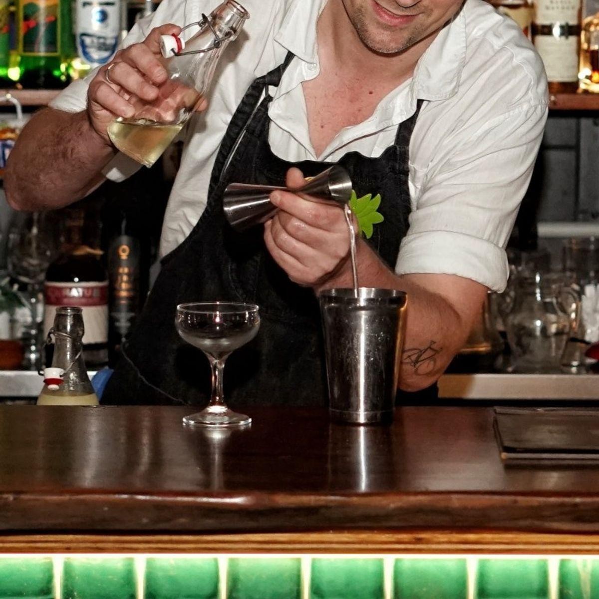 Award-winning Cocktail Lounge & 687563 2