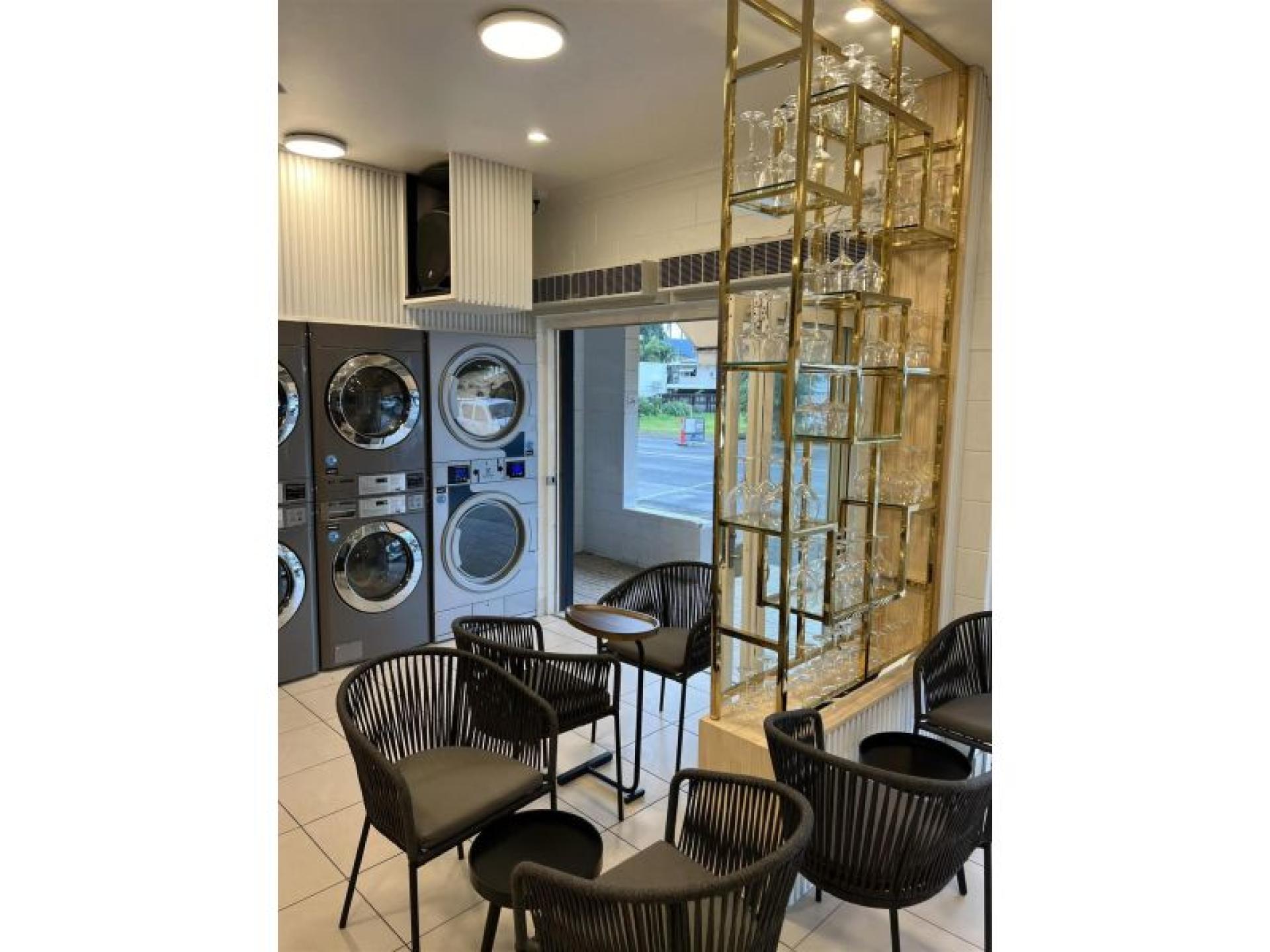 Laundro Lounge 687716 1