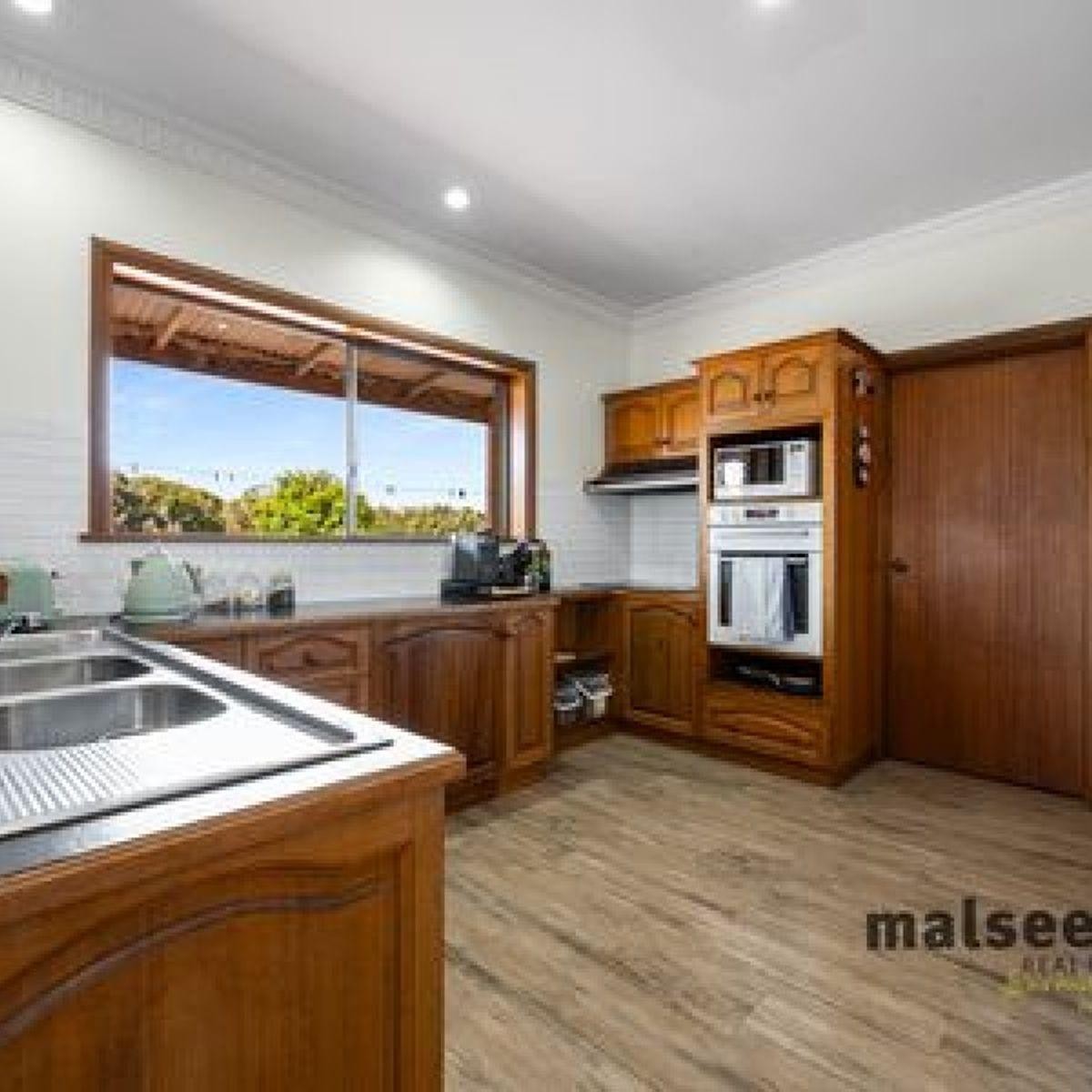 High-potential Pet Boarding & 687742 1