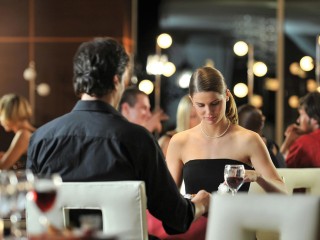 VERY POPULAR LOCAL RESTAURANT – PRESTIGE LOCATION …