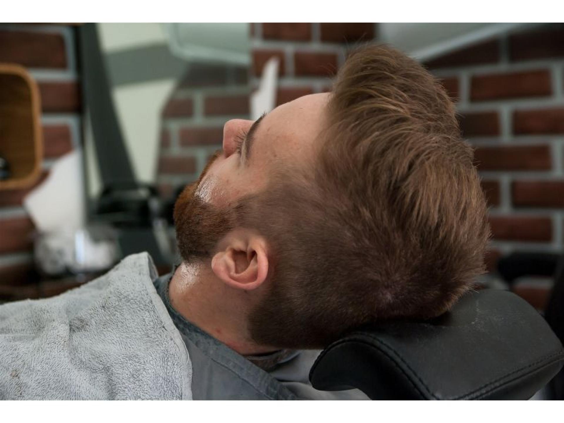 Established Barber Shop | 687828 3
