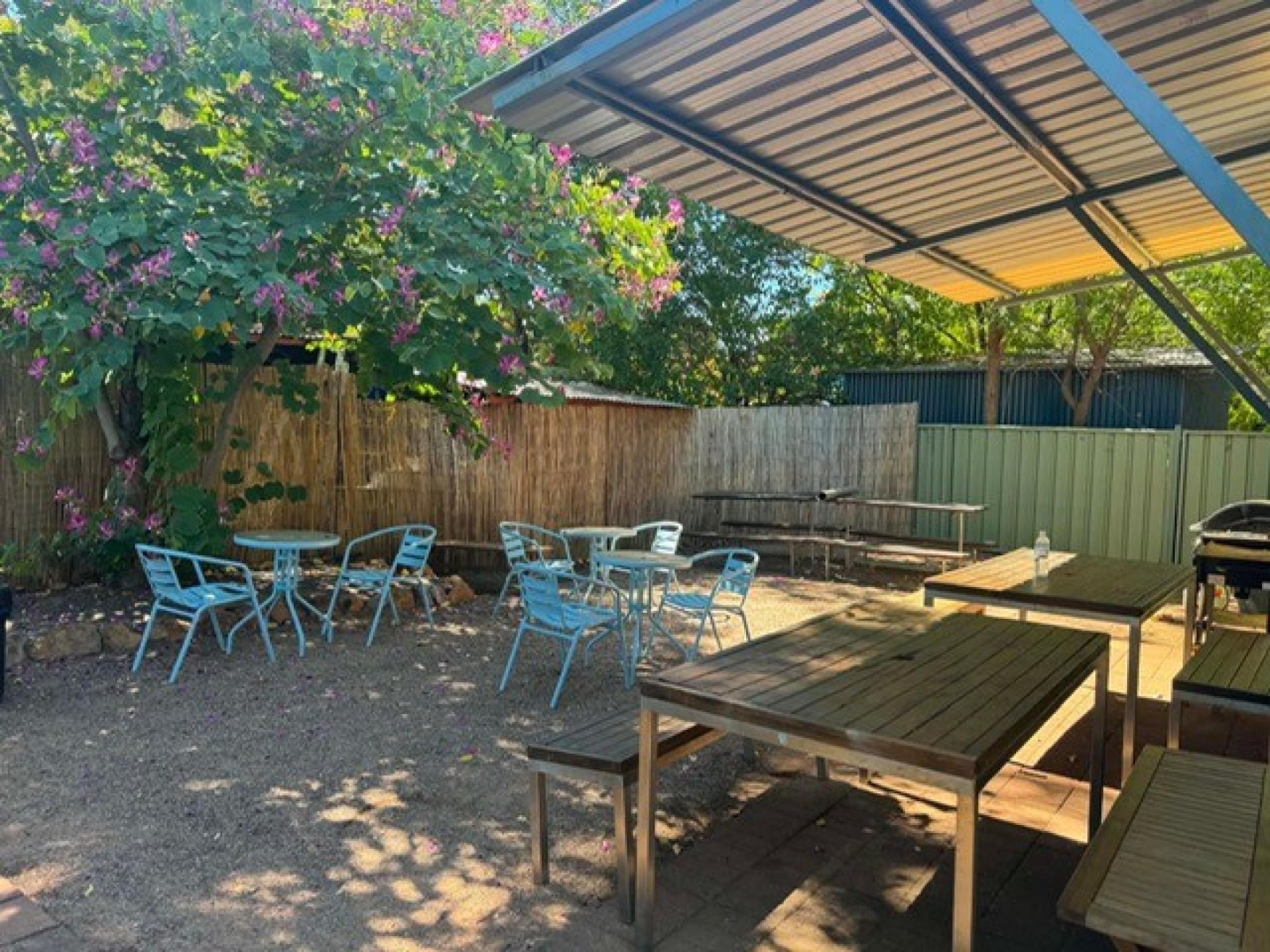 Kununurra Backpackers - For 687906 3