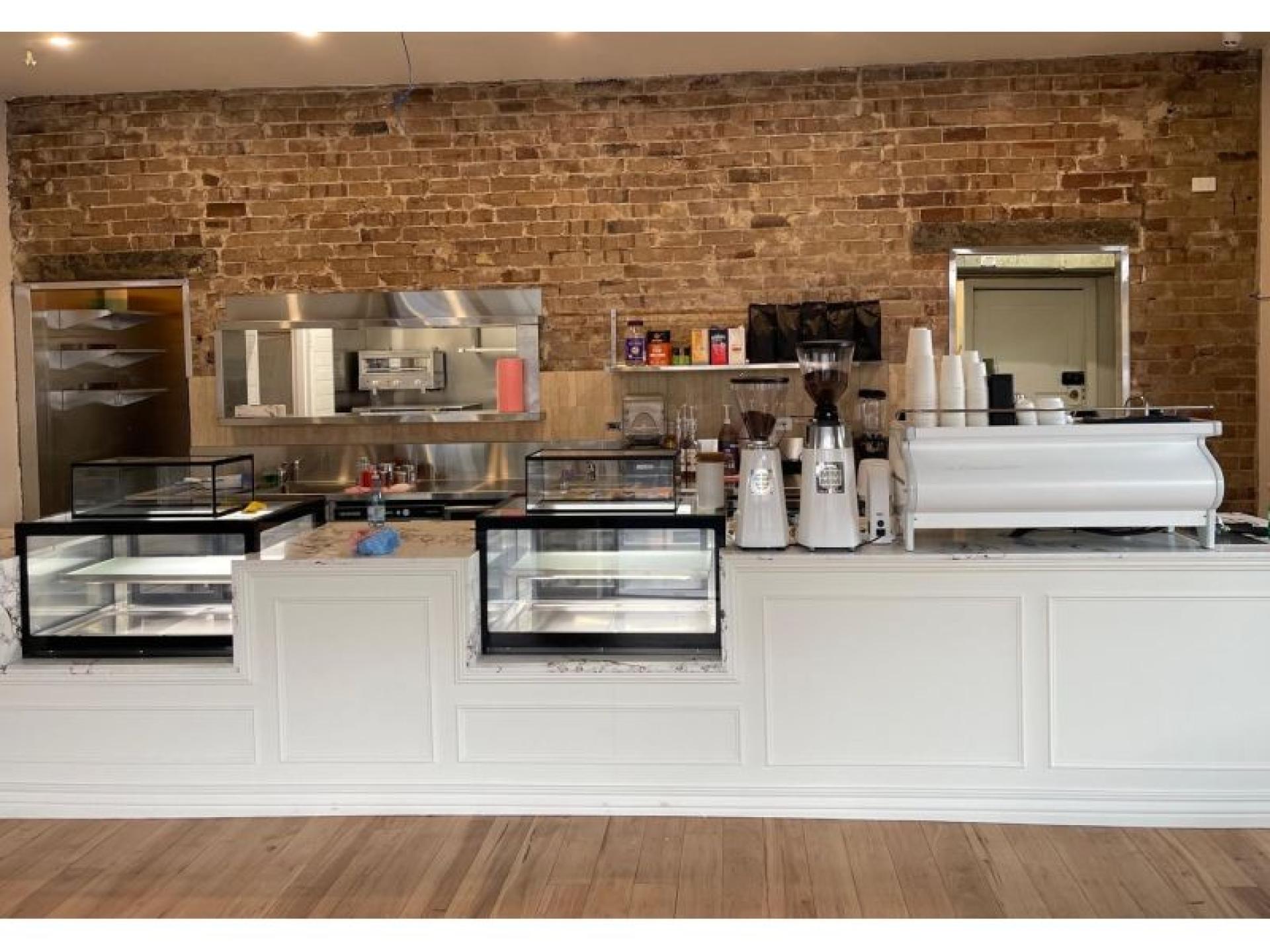 Busy Sydney Suburb Cafe 687926 1
