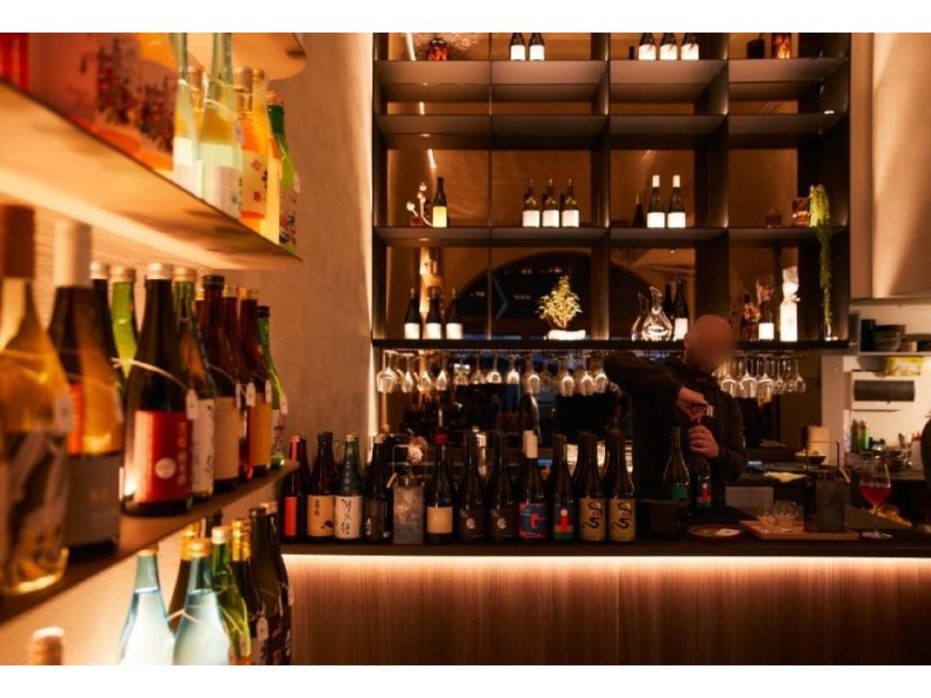 Unique Wine & Sake 687970 2