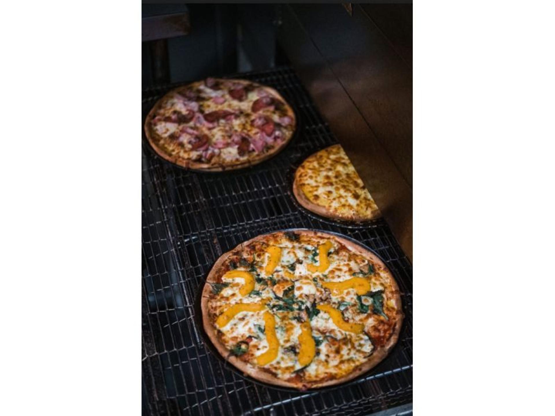 Established Gourmet Pizza Brand 688113 3