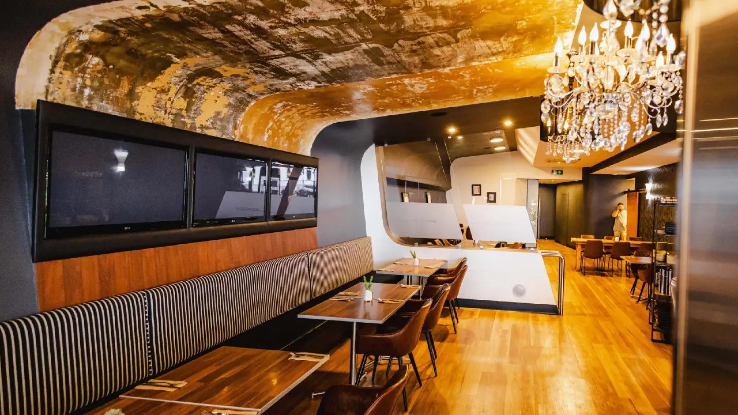 Modern A1 Licensed Restaurant 688247 3