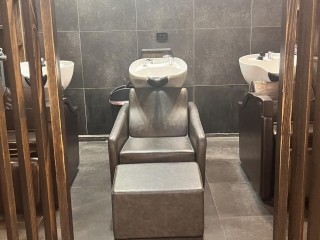 FULLY FITTED HAIR SALON  WALK IN & START TRADING