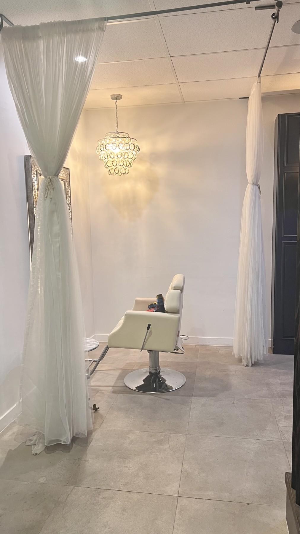 Fully Fitted Hair Salon 688282 3
