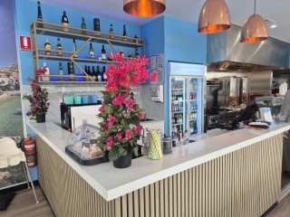 SENSATIONAL WATERFRONT RESTAURANT & BAR $150,000 FIT-OUT  CHATTEL SALE ONLY $79,000