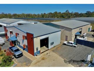 APPLETHORPE (STANTHORPE) NEW ENGLAND HIGHWAY FRONTAGE 2 HUGE COMMERCIALSHEDS