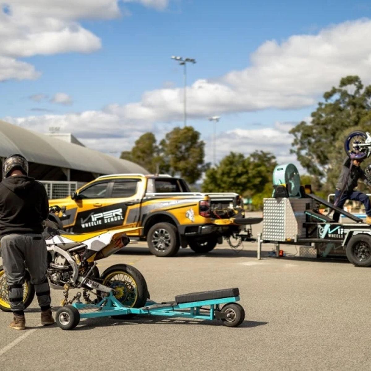 Motorcycle Wheelie School Business 688382 2