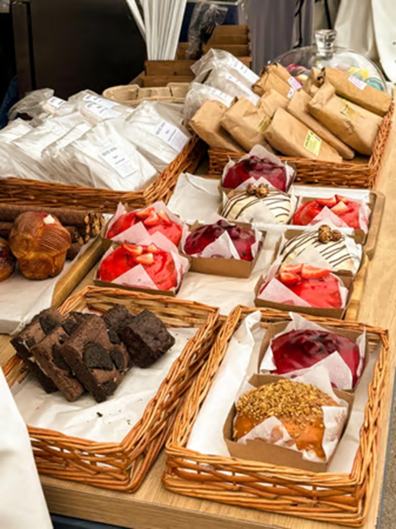 Unique Specialty Bakery – 688416 3