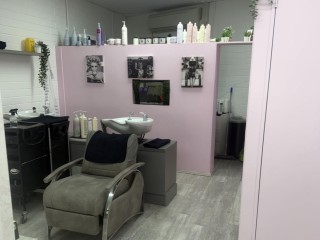 # ESTABLISHED HAIR SALON – BUSINESS FOR SALE